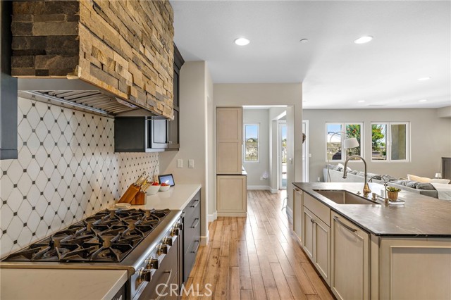 Detail Gallery Image 12 of 52 For 18 via Belleza, San Clemente,  CA 92673 - 5 Beds | 3 Baths