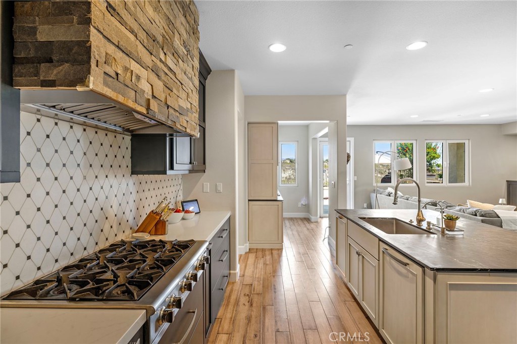 F53f7033 A8b8 4b95 A54d 31987a97f856