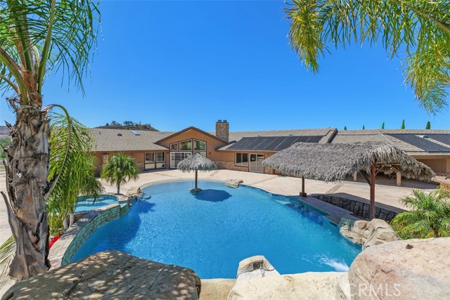 37789 Avenida La Cresta, Murrieta CA: https://media.crmls.org/medias/f53f870a-d9b5-44fb-9496-52b18818b41a.jpg