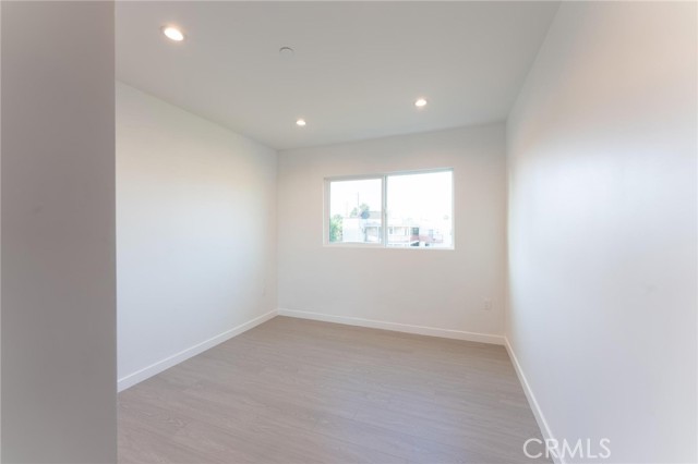 6845 N Haskell Avenue, Lake Balboa CA: https://media.crmls.org/medias/f53fc6d8-8c93-48bc-93ee-7636138621fa.jpg