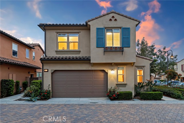 61 Fuchsia, Lake Forest CA: https://media.crmls.org/medias/f5405b04-543c-4a5b-bd27-acdda6bd1c75.jpg