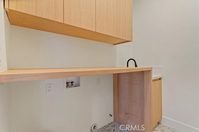 Detail Gallery Image 16 of 52 For 23755 Clarendon, Woodland Hills,  CA 91367 - 4 Beds | 3 Baths