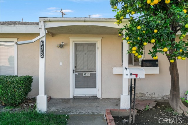 Detail Gallery Image 4 of 42 For 9452 Litchfield, Huntington Beach,  CA 92646 - 2 Beds | 1 Baths