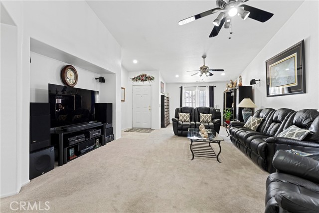 Detail Gallery Image 6 of 30 For 3267 Desert Cloud Ave, Rosamond,  CA 93560 - 4 Beds | 2 Baths
