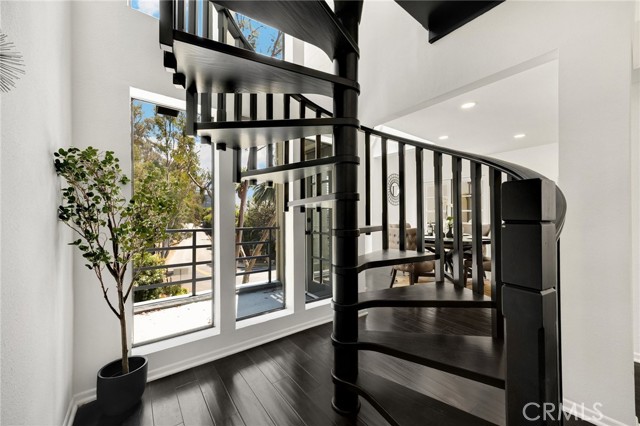 11601 Montana Avenue, Los Angeles CA: https://media.crmls.org/medias/f5431005-4454-4188-b6ba-d72656dec972.jpg