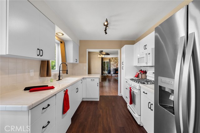 1560 Trellis Lane, Escondido, California 92026, 3 Bedrooms Bedrooms, ,3 BathroomsBathrooms,Residential,For Sale,Trellis Lane,EV24122644