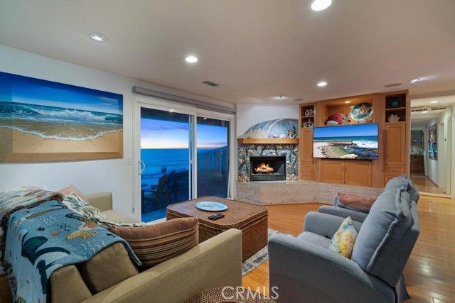 960 Neptune Avenue, Encinitas CA: https://media.crmls.org/medias/f5449dfb-53c3-4647-819a-6a9339eede0a.jpg