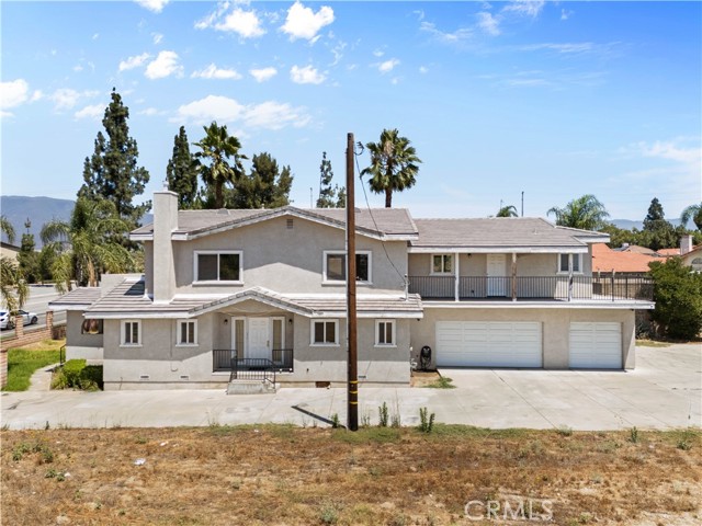 6953 Sierra Avenue, Fontana CA: https://media.crmls.org/medias/f5452803-ad82-4f48-84db-0dc70649d86b.jpg