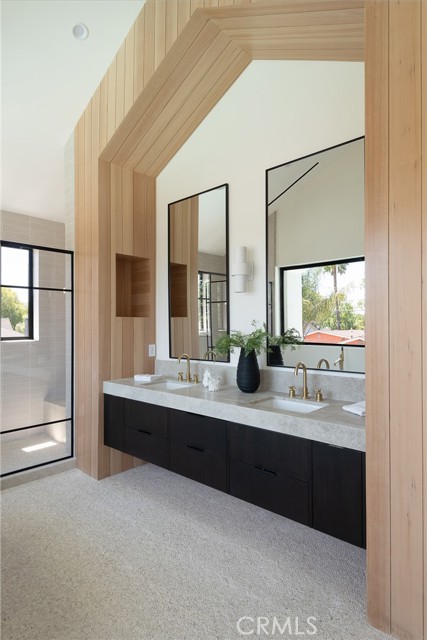 Detail Gallery Image 21 of 39 For 4936 Strohm Ave, Toluca Lake,  CA 91601 - 6 Beds | 6/1 Baths