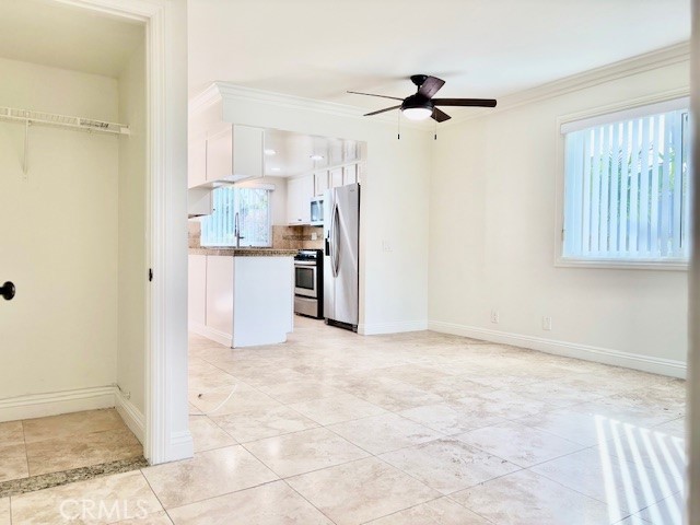 Detail Gallery Image 16 of 23 For 2558 Orange Ave #G,  Costa Mesa,  CA 92627 - 3 Beds | 2/1 Baths