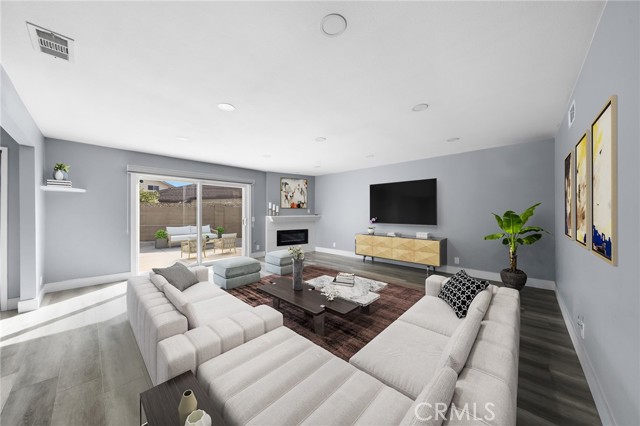 Detail Gallery Image 6 of 62 For 8972 Pebble Beach Cir, Westminster,  CA 92683 - 3 Beds | 3 Baths