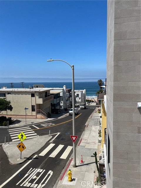 View down 15th Street & the water