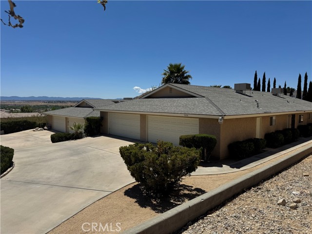 16156 Wato Road, Apple Valley CA: https://media.crmls.org/medias/f5471020-3b4c-47c8-88a8-515b51abc018.jpg