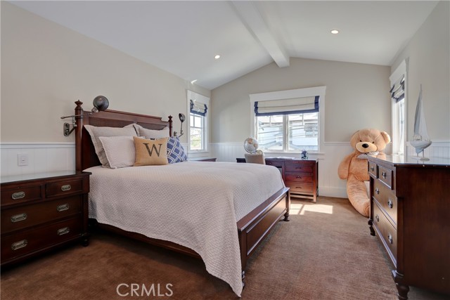 Detail Gallery Image 22 of 36 For 2603 Laurel Ave, Manhattan Beach,  CA 90266 - 5 Beds | 4/1 Baths
