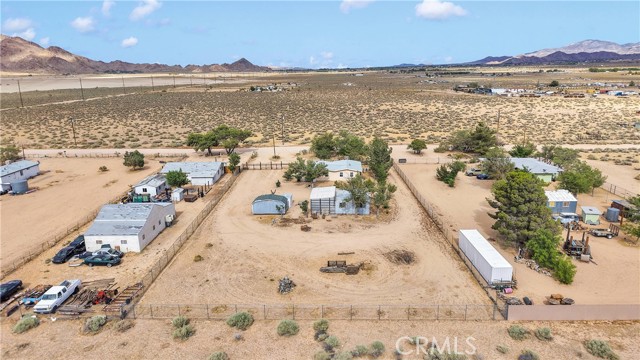 10378 Willow Wells Avenue, Lucerne Valley CA: https://media.crmls.org/medias/f547c41c-4f59-46a7-9338-56b1511de59f.jpg
