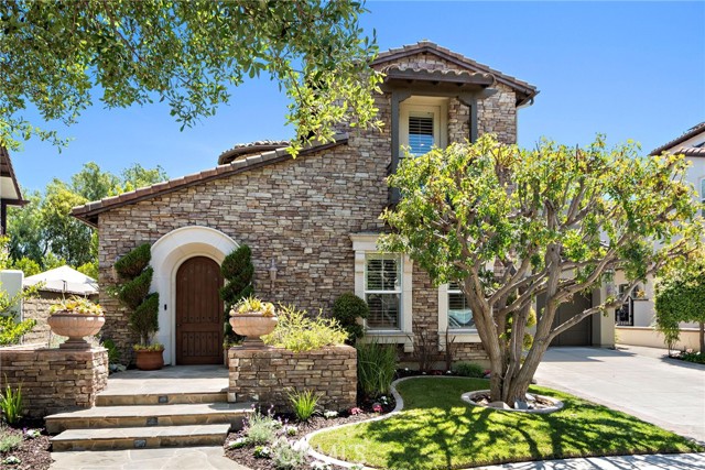 4 Dennis Lane, Ladera Ranch CA: https://media.crmls.org/medias/f5482322-1114-4cc4-998c-95f7cd1f5eb4.jpg