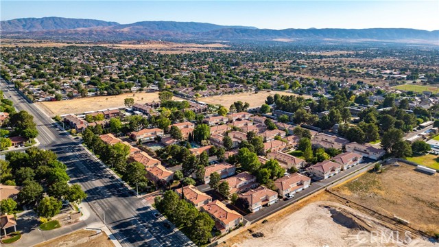 43441 30TH W Street, Lancaster CA: https://media.crmls.org/medias/f5484f58-a1c2-4922-b045-dbf7b2e13350.jpg