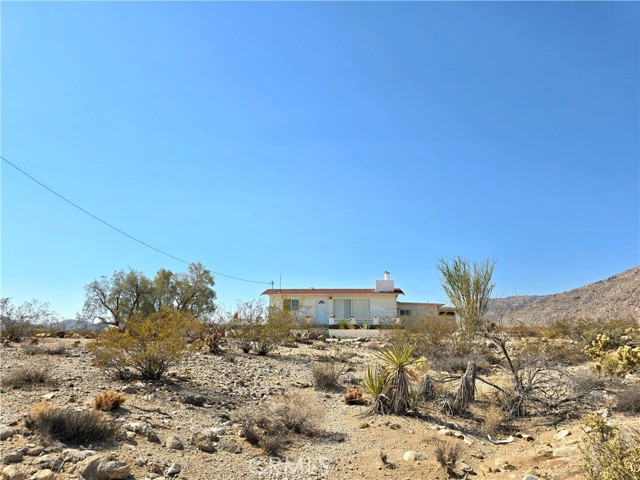 Detail Gallery Image 2 of 12 For 8138 Utah Trl, Twentynine Palms,  CA 92277 - 2 Beds | 2 Baths