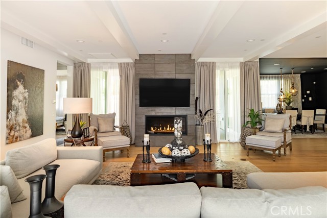 Detail Gallery Image 14 of 71 For 18806 Winnwood, Santa Ana,  CA 92705 - 4 Beds | 4 Baths