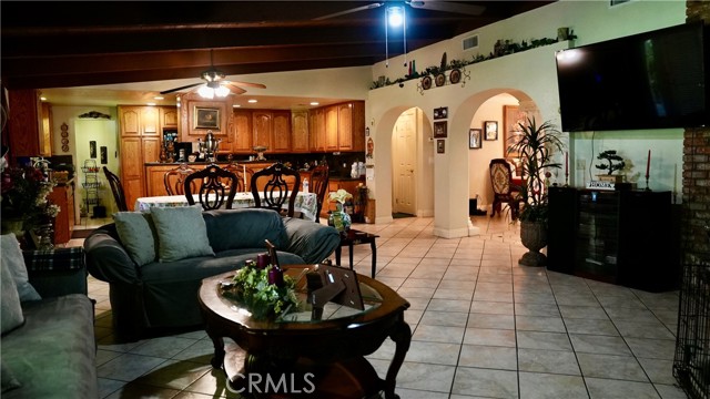 Detail Gallery Image 18 of 75 For 5560 Rio Rd, Jurupa Valley,  CA 92509 - 4 Beds | 2 Baths