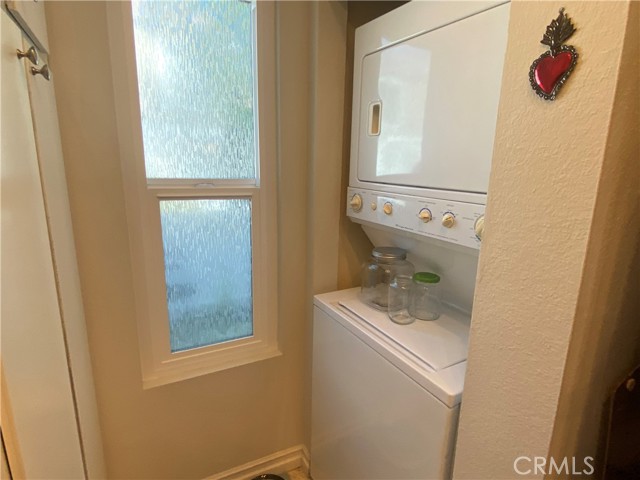 Stacked washer/dryer included