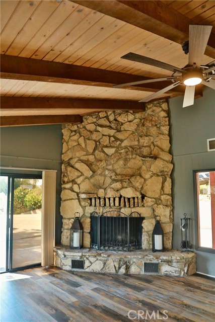 27424 Homyr Place, Canyon Country CA: https://media.crmls.org/medias/f54984d6-f881-44b9-8e30-6295f3ae648a.jpg