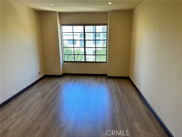 14560 Benefit Street # 301, Sherman Oaks, California 91403, 2 Bedrooms Bedrooms, ,2 BathroomsBathrooms,Residential Lease,For Rent,14560 Benefit Street # 301,CRSR24235156