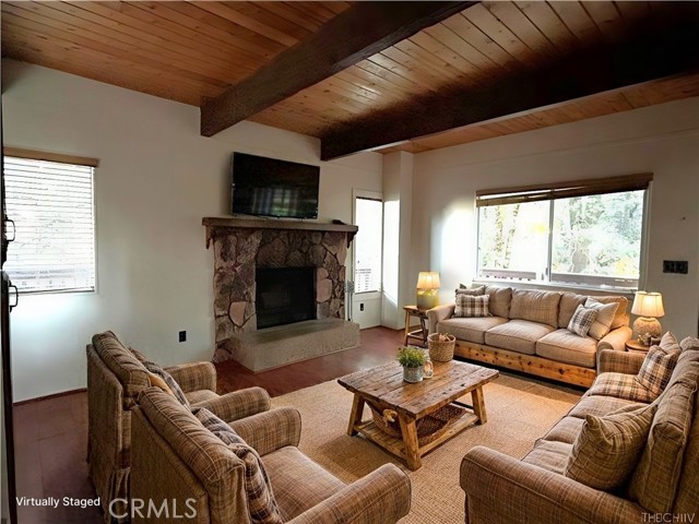 Detail Gallery Image 2 of 14 For 31663 Hilltop Dr, Running Springs,  CA 92382 - 2 Beds | 1/1 Baths