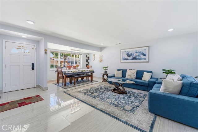 Detail Gallery Image 3 of 51 For 9546 Cecilia, Downey,  CA 90241 - 4 Beds | 2 Baths