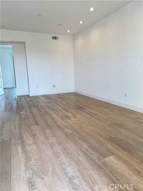 Detail Gallery Image 14 of 29 For 210 N Monterey St #407,  Alhambra,  CA 91801 - 1 Beds | 2 Baths