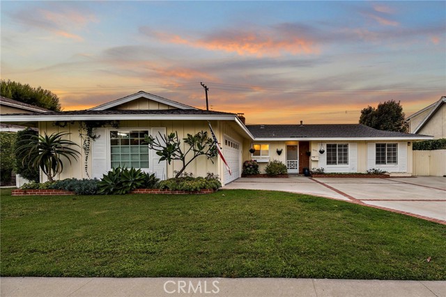 Detail Gallery Image 1 of 1 For 2829 Europa Dr, Costa Mesa,  CA 92626 - 4 Beds | 2 Baths