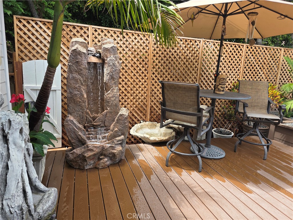 https://media.crmls.org/medias/f54a92ed-6fc1-4af8-9056-0f2843a4fae3.jpg?preset=X-Large