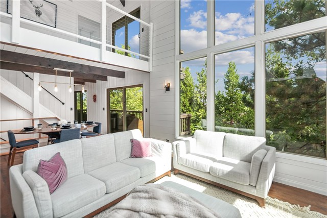 332 Grizzly Road, Lake Arrowhead CA: https://media.crmls.org/medias/f54ae0fe-fbf2-48fc-8448-6d98e431c485.jpg