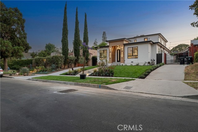 555 N Plymouth Boulevard, Los Angeles CA: https://media.crmls.org/medias/f54b31c8-5358-4a84-a10c-359fa21101b4.jpg