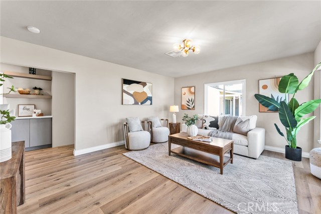 Detail Gallery Image 2 of 10 For 233 Russell Avenue, Monterey Park,  CA 91755 - 2 Beds | 1/1 Baths