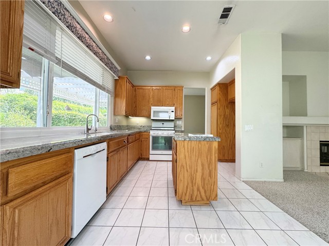 14144 Deerbrook Lane, Chino Hills CA: https://media.crmls.org/medias/f54ca463-53de-4bec-8bb8-3c547a58738c.jpg