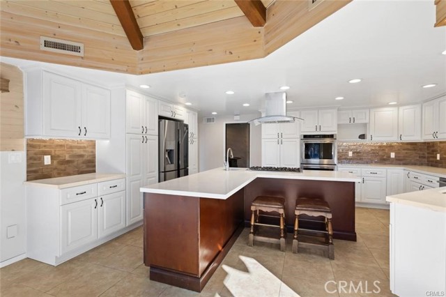 Detail Gallery Image 12 of 27 For 3713 Dellvale Pl, Encino,  CA 91436 - 4 Beds | 4/1 Baths