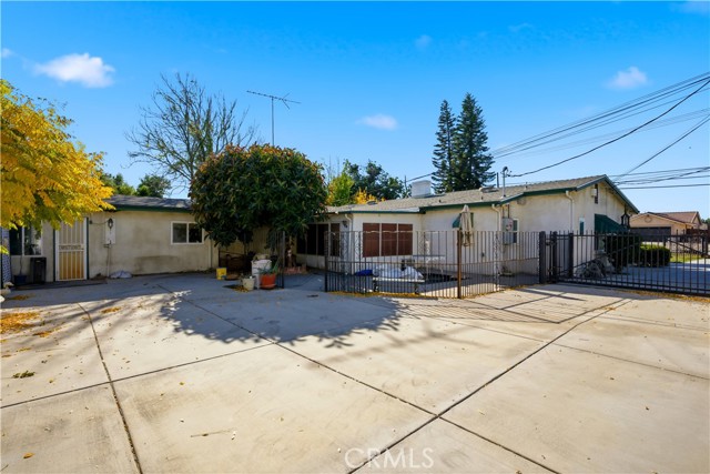 Detail Gallery Image 8 of 14 For 10573 Larch, Bloomington,  CA 92316 - 5 Beds | 2 Baths