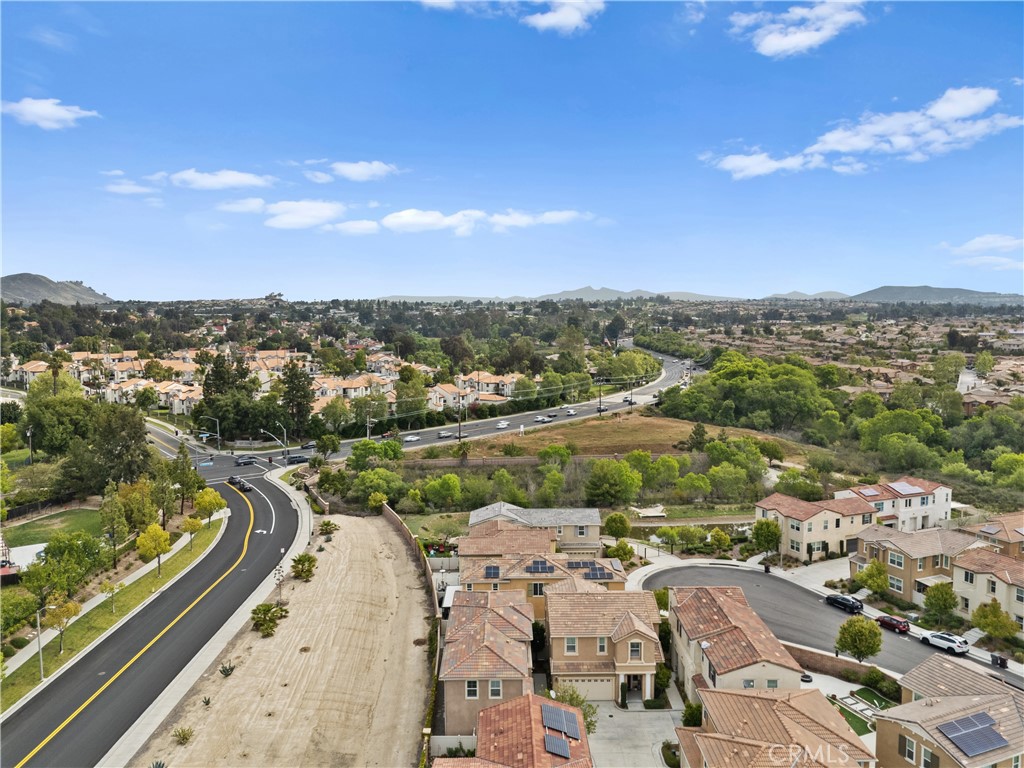 https://media.crmls.org/medias/f54ebd88-0f09-4932-ba4c-b73d36e15b37.jpg?preset=X-Large