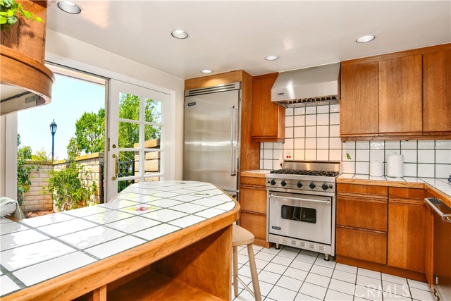 16178 Bimini Lane, Huntington Beach CA: https://media.crmls.org/medias/f54ed914-c14b-489a-95a5-7a56539d18a4.jpg