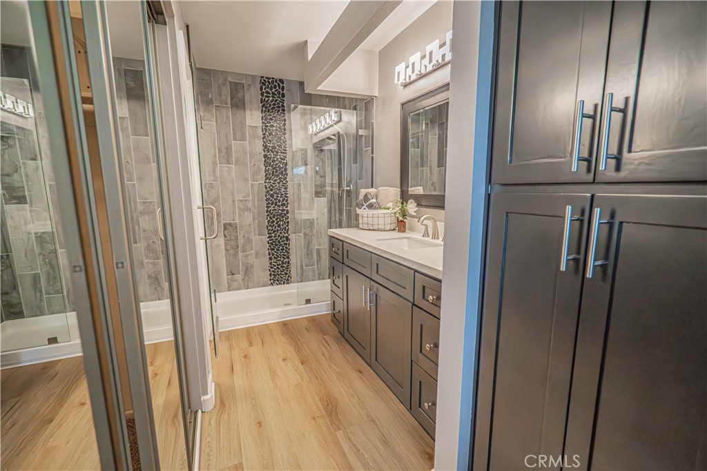https://media.crmls.org/medias/f54f5018-75b3-4bd9-ba36-57210feae332.jpg?preset=X-Large