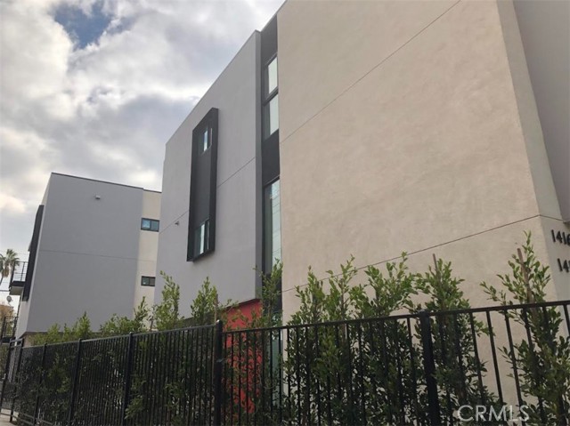 Detail Gallery Image 19 of 23 For 1416 S Cloverdale, Los Angeles,  CA 90019 - 3 Beds | 3 Baths