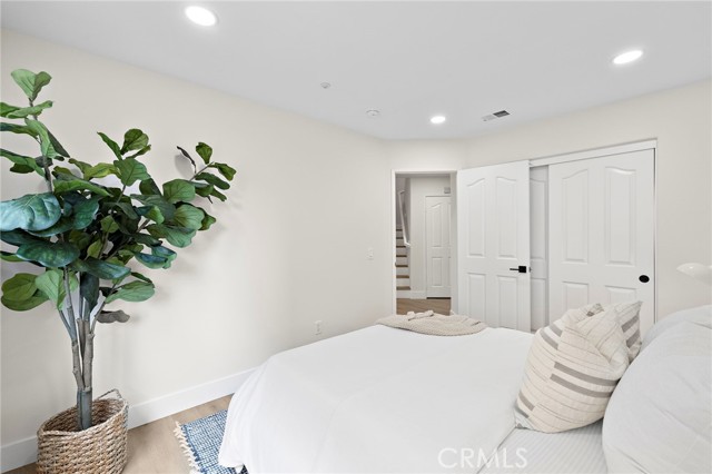 Detail Gallery Image 33 of 62 For 17 Rhode Island, Irvine,  CA 92606 - 5 Beds | 3 Baths