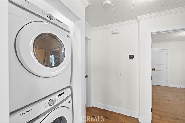 350 Cliff, Laguna Beach CA: https://media.crmls.org/medias/f5506e41-8c93-471d-83d9-176d610097aa.jpg