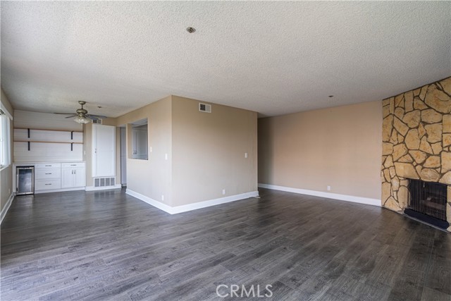 Detail Gallery Image 4 of 34 For 230 S Catalina Ave #303,  Redondo Beach,  CA 90277 - 2 Beds | 2 Baths