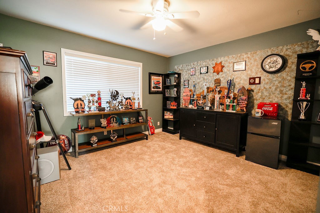 https://media.crmls.org/medias/f550e248-f57b-4e92-b61b-8ea85761a6d6.jpg?preset=X-Large
