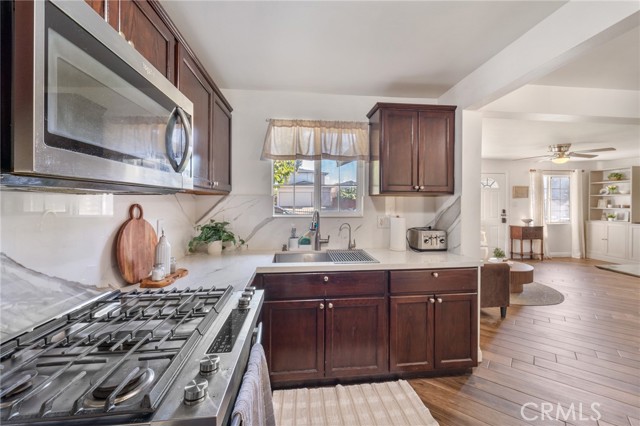 Detail Gallery Image 10 of 29 For 11113 Van Buren Ave, Inglewood,  CA 90044 - 3 Beds | 2 Baths