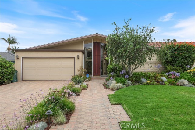 16892 Harkness Circle, Huntington Beach, CA 92649