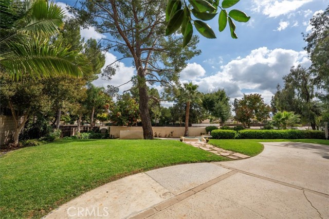 Detail Gallery Image 3 of 36 For 25492 via Dalia, Valencia,  CA 91355 - 5 Beds | 3 Baths