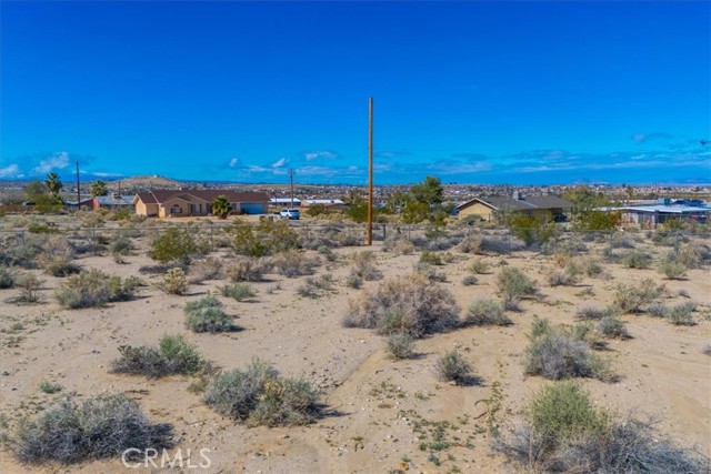 Detail Gallery Image 4 of 22 For 74552 Foothill Dr, Twentynine Palms,  CA 92277 - – Beds | – Baths